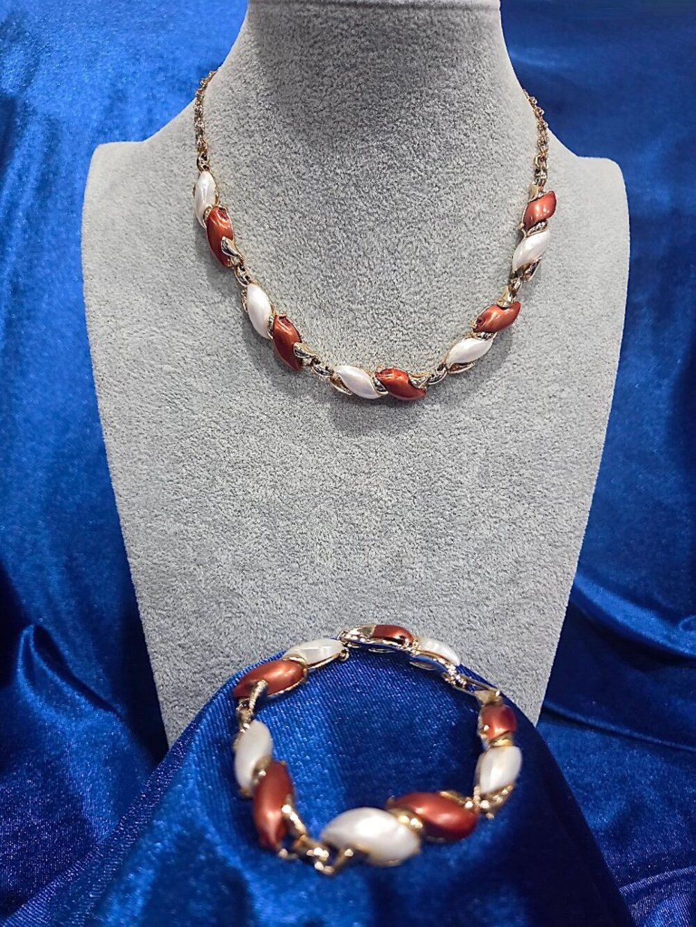 Vintage Necklace & Bracelet Set